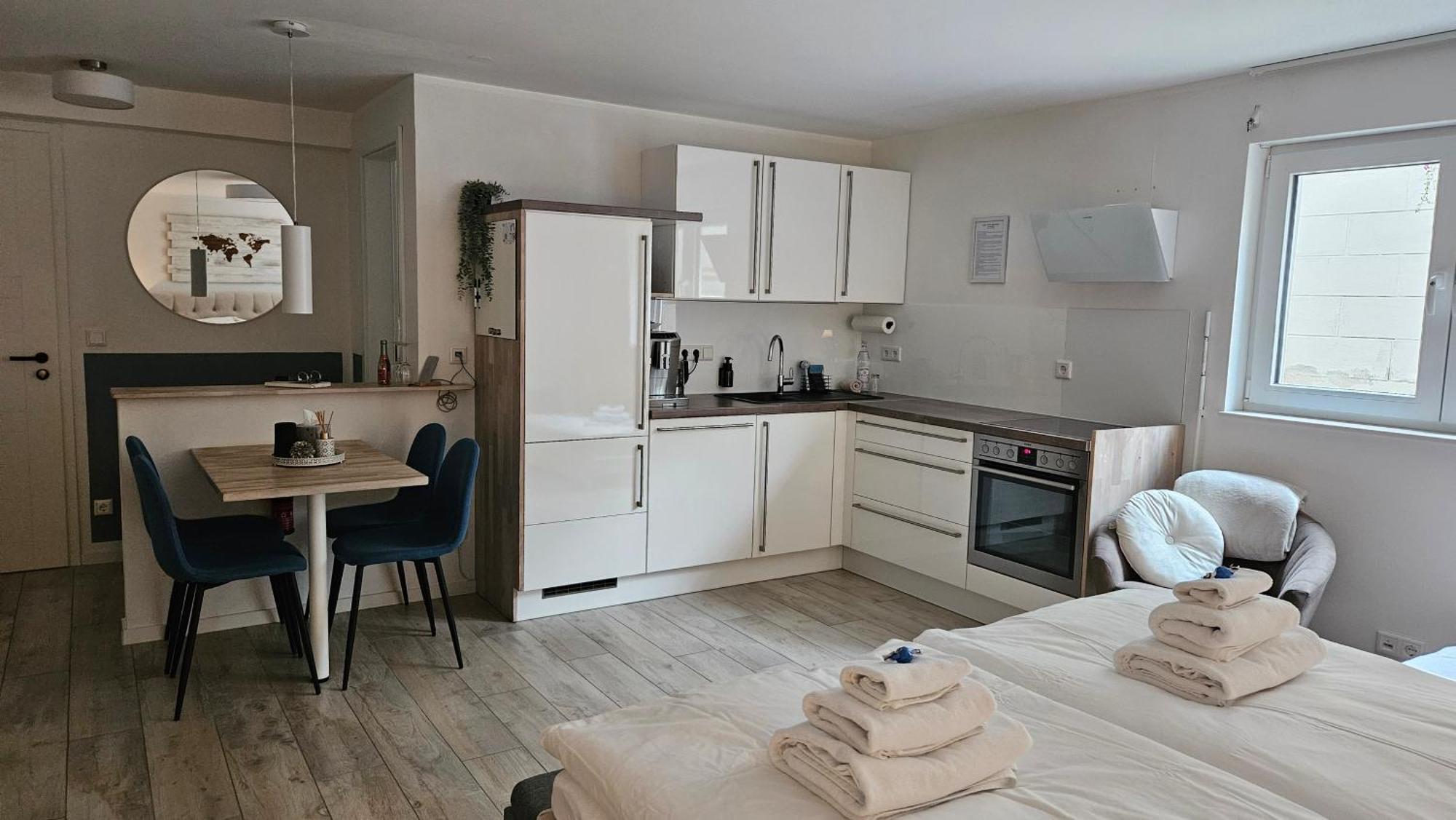 Enny Suite Apartment Im Schoenen Rheinland 洛马尔 外观 照片